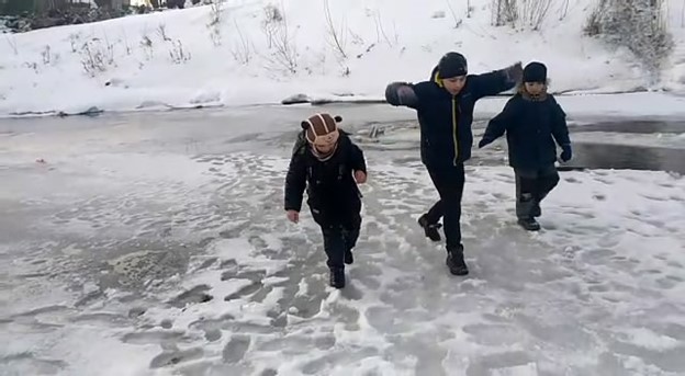 Выход на весенний лед может стоить вам жизни!.