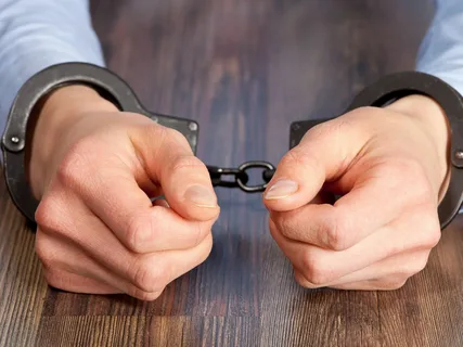 При прохождении пограничного контроля задержан иностранный гражданин, разыскиваемый за убийство.