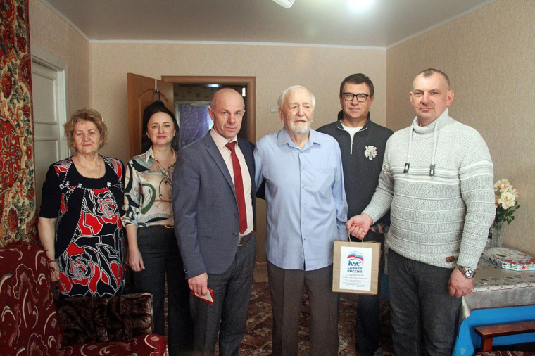 Вручение медалей в честь 80-летия Победы в Великой Отечественной войне. Вручение медалей в честь 80-летия Победы в Великой Отечественной войне.